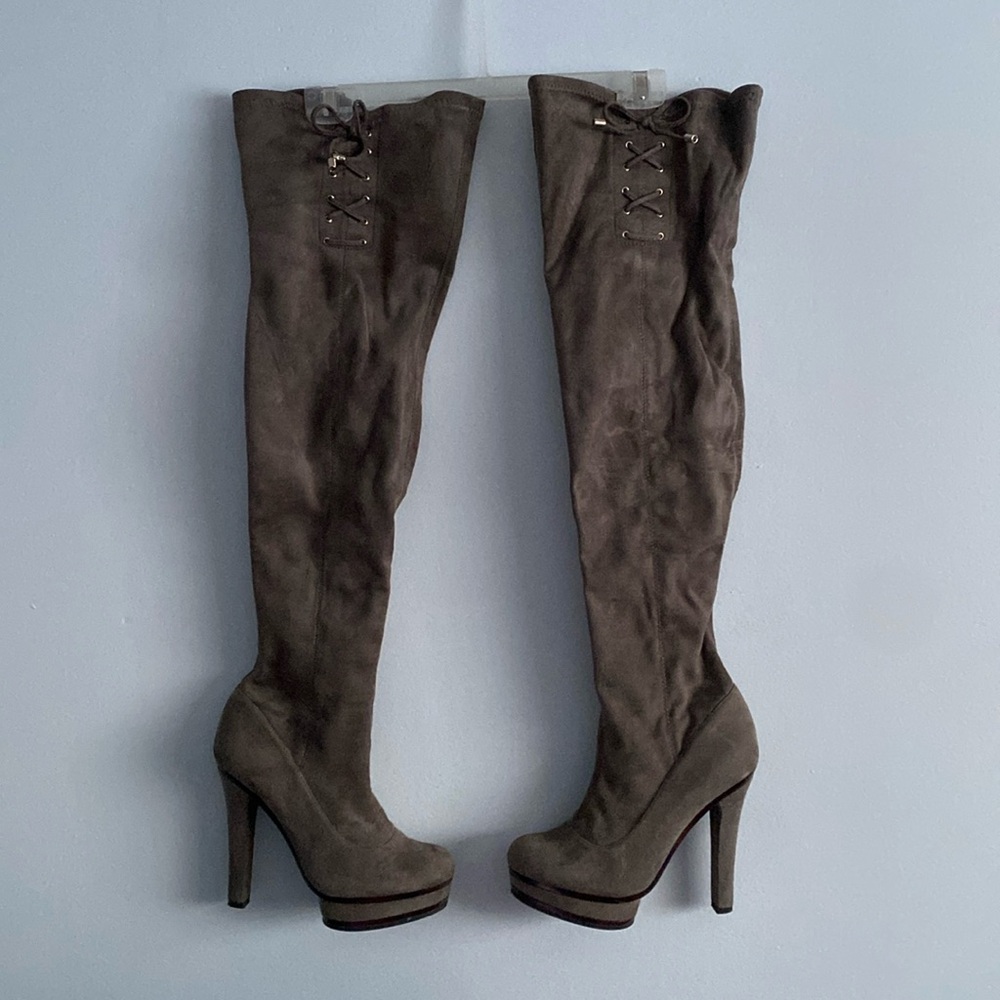 Jennifer Lopez thigh high gray boots